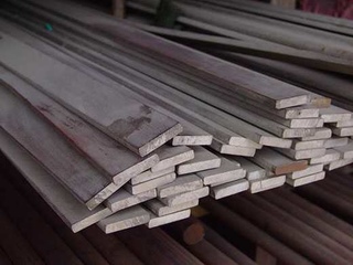 Полоса стальная 85х10 мм 6 м 0 - в «Монолит-Металлопрокат».