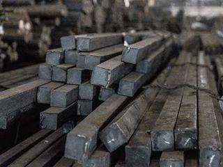 Квадрат стальной горячекатаный 60 мм н/д 0 - в «Монолит-Металлопрокат».